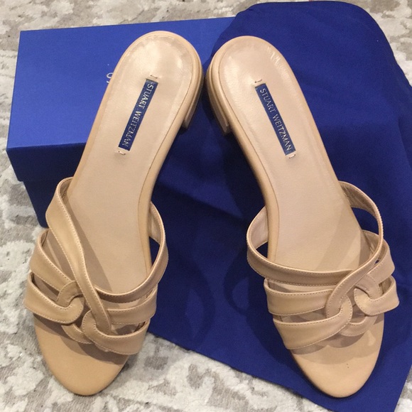 Stuart Weitzman Shoes - Stuart Weitzman sandals in nude leather